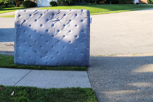 Mattress Removal Service in Edmonds