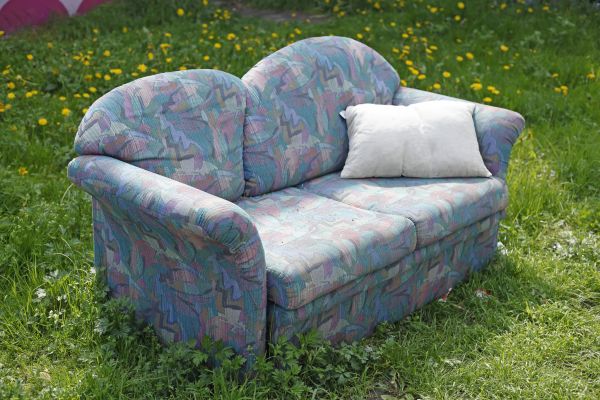 Couch Disposal in Edmonds