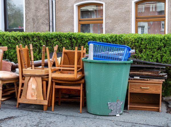 Chair Disposal Service in Edmonds